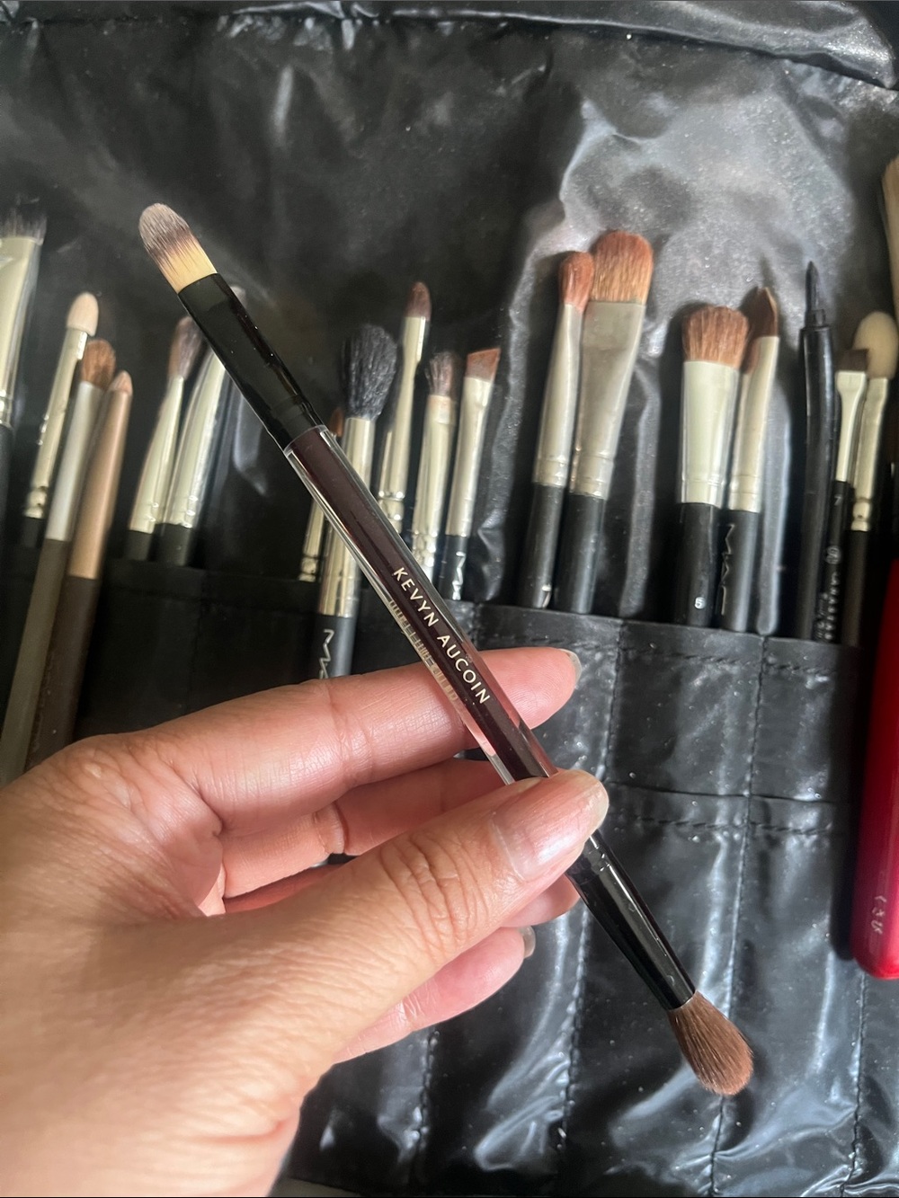 Kevyn Aucoin Duet Concealer Brush